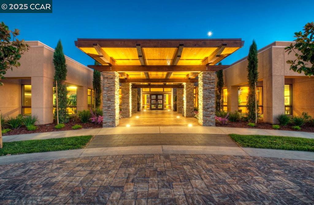 TRILOGY VINEYARDS - Residential