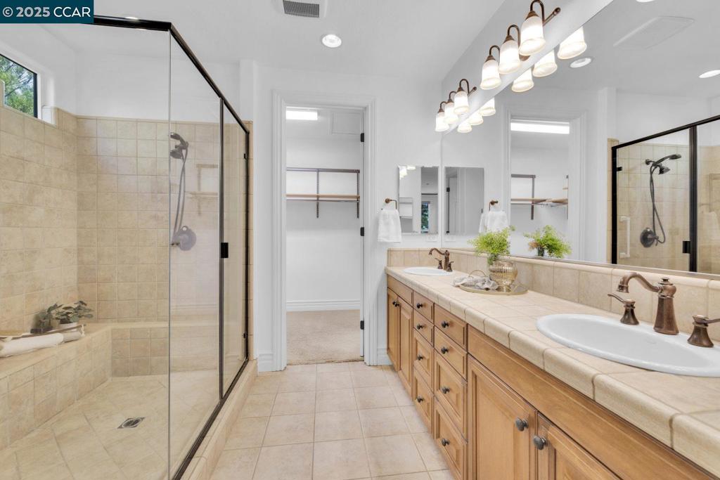 TRILOGY VINEYARDS - Residential