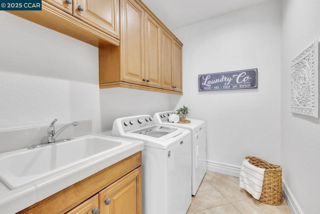 TRILOGY VINEYARDS - Residential