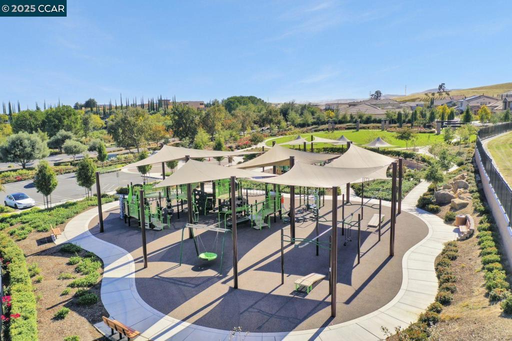 TRILOGY VINEYARDS - Residential
