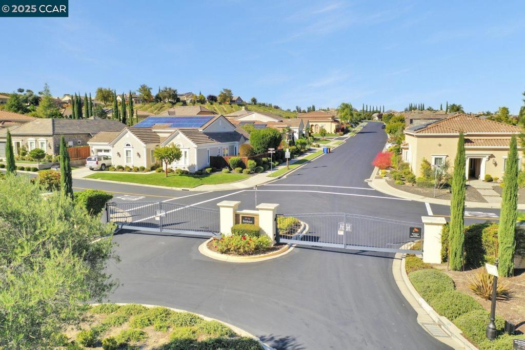 TRILOGY VINEYARDS - Residential