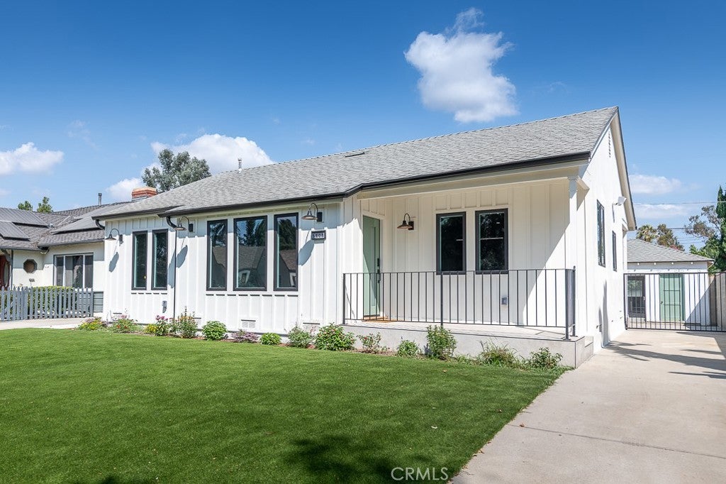 5808 Irvine Avenue