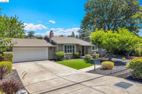 Photo of 1131 Camino Tassajara, Danville, CA 94526 (MLS # 41138882)