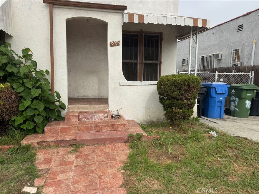 Great investment opportunity. Charming 2-bedroom, 1 bathroom home on a full-size lot. Possible for expansion or ADU on this 5099 sq ft lot. long driveway with plenty of parking space. Ideal for flippers, investors or first-time buyers seeking a home truly their own. Conveniently located near schools, parks, restaurants, Kia Forum & Wi Fi Stadium.  Close to the 105 & 110 freeways.