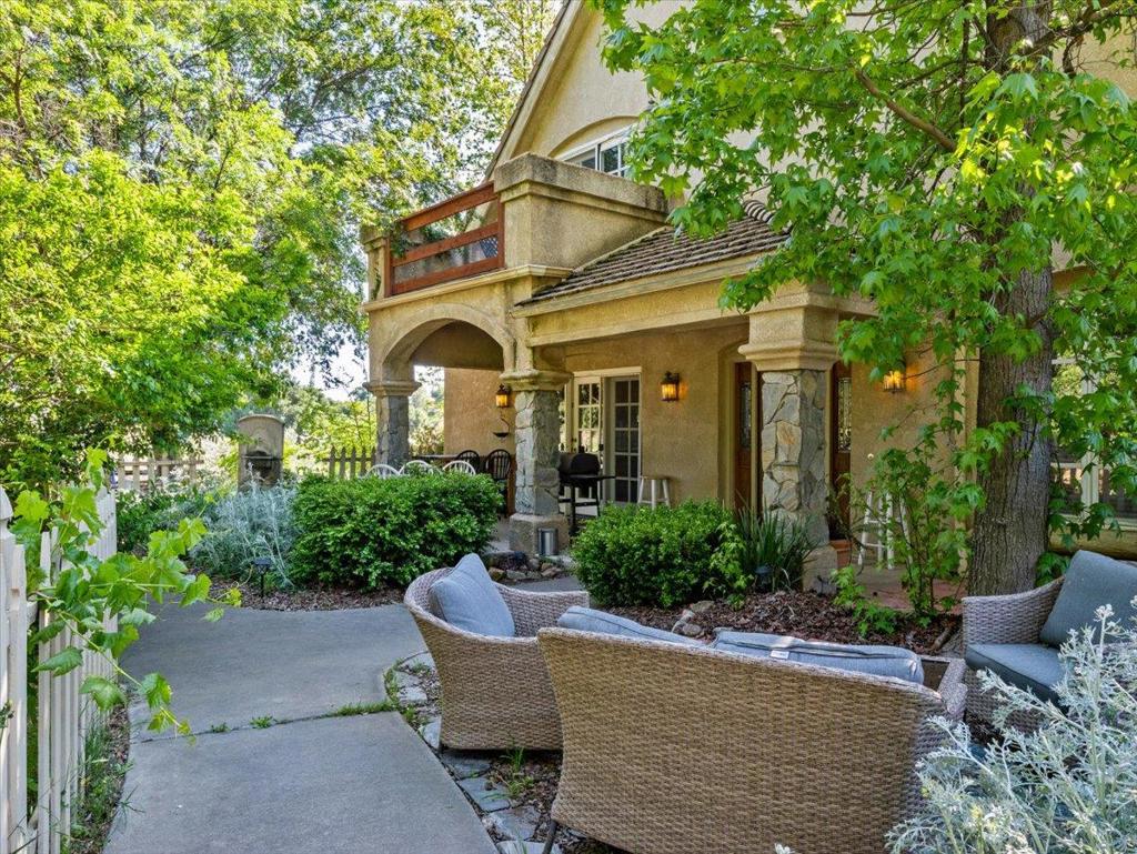 39455 Avenida La Cresta