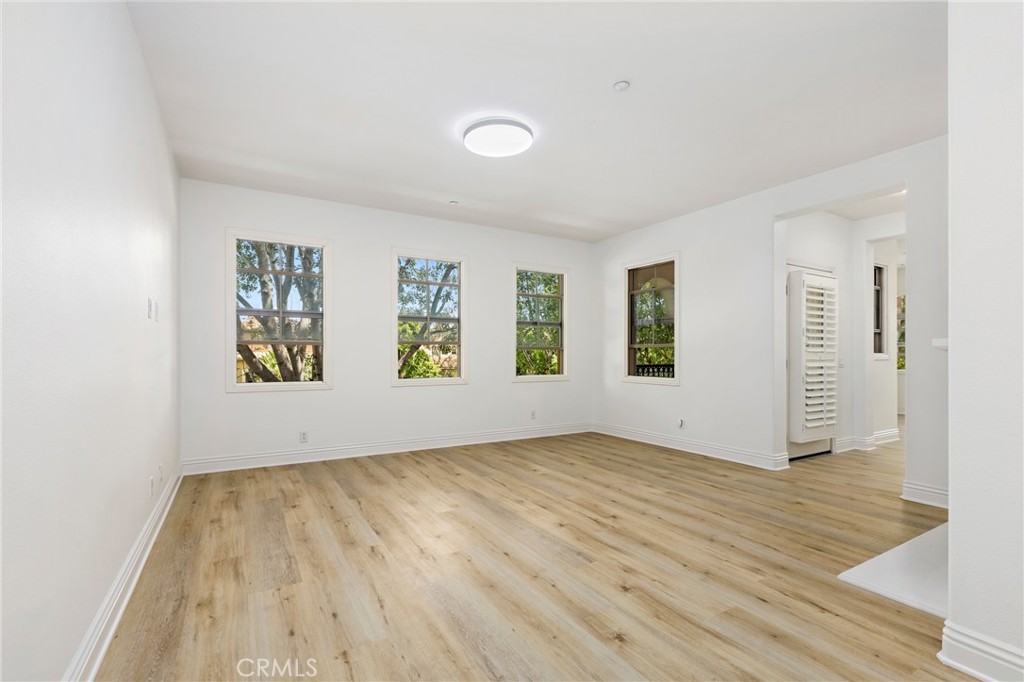 211 Groveland