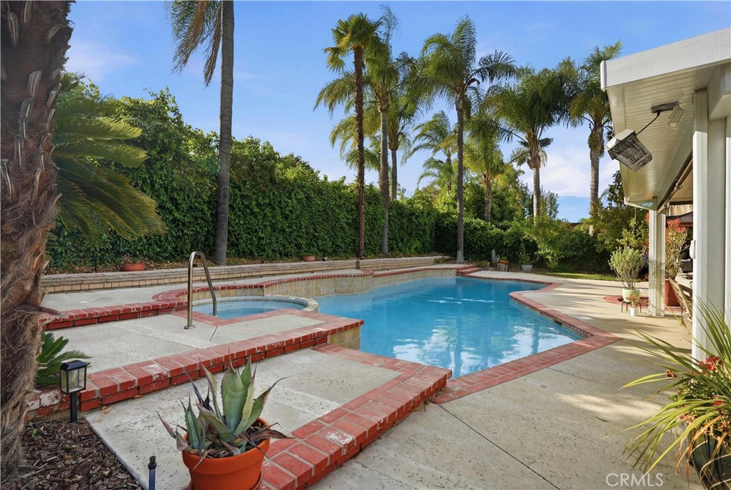 25737 Tamarisk Place