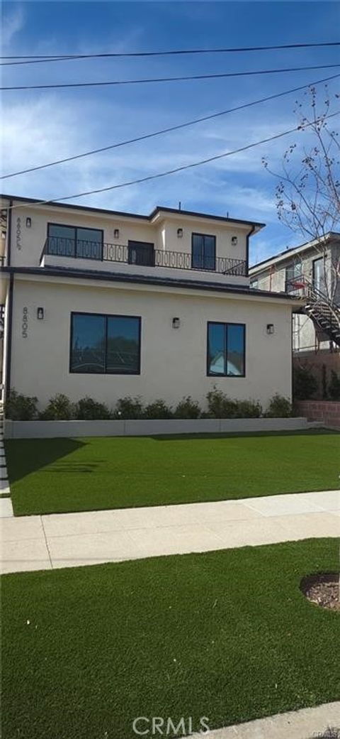 Photo of 1/2 Delco Ave, Winnetka, CA 91306 (MLS # SR26091456)