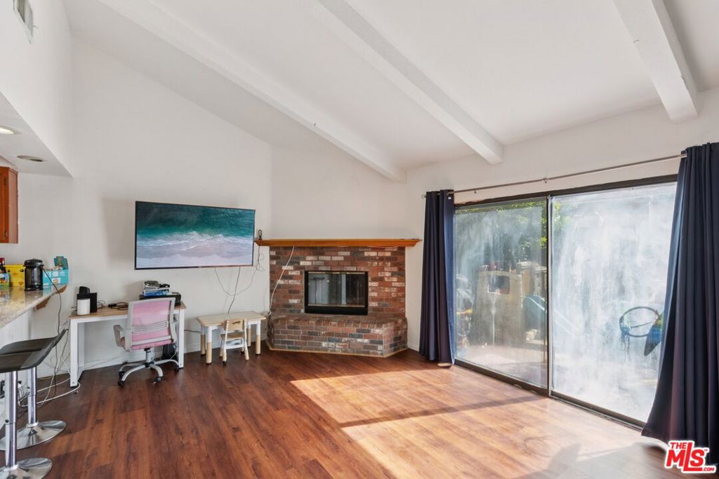 18424 Keswick Street 12