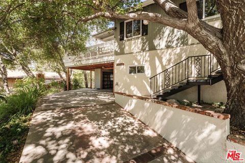 Photo of 6557 Tokay Road, Tujunga, CA 91042 (MLS # 26668237)