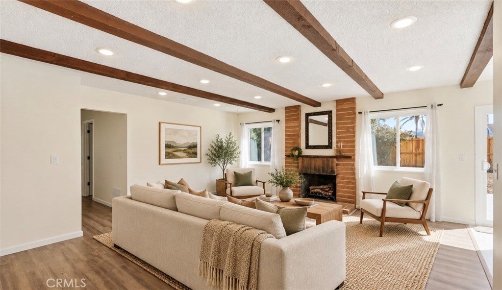 450 Mountain View