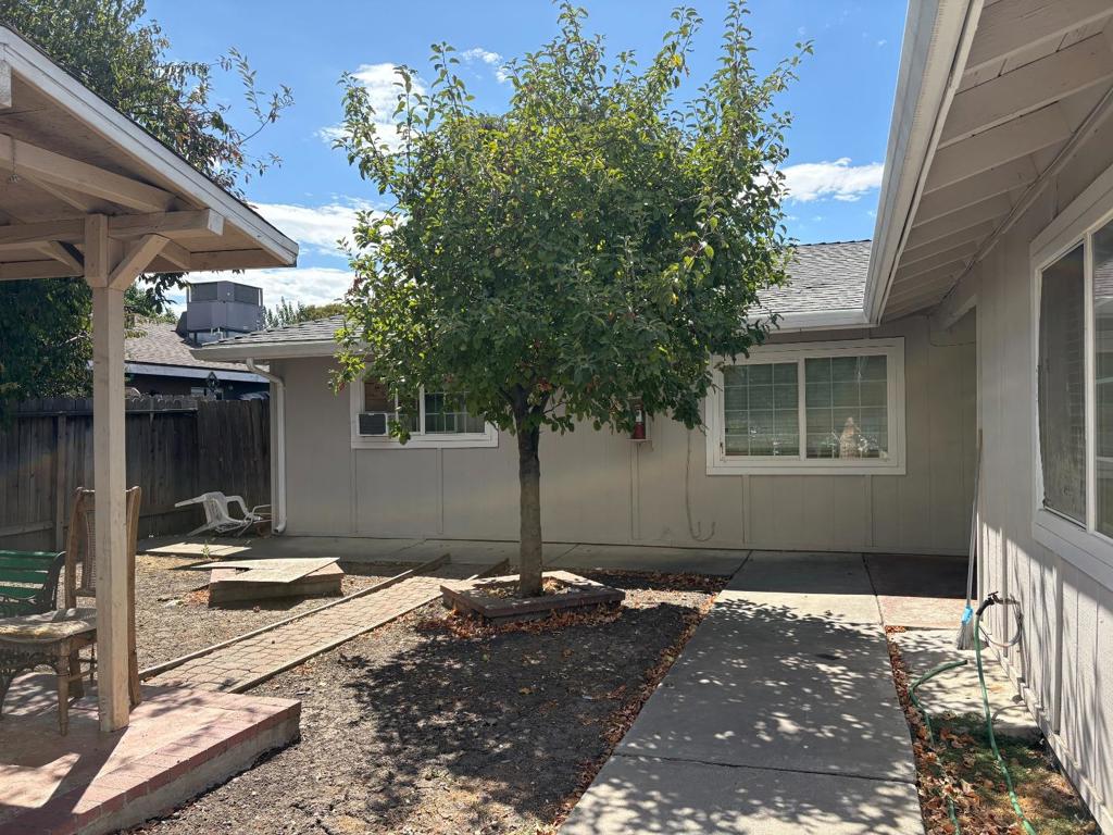 8733 San Pasqual Way