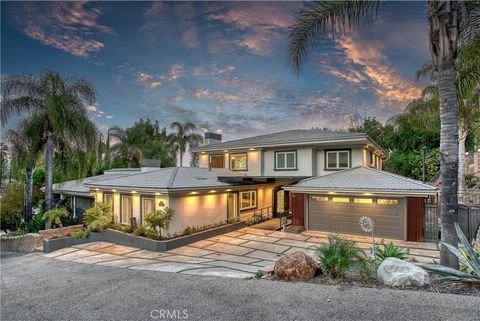 Photo of 4760 Corbin Avenue, Tarzana, CA 91356 (MLS # SR26048031)