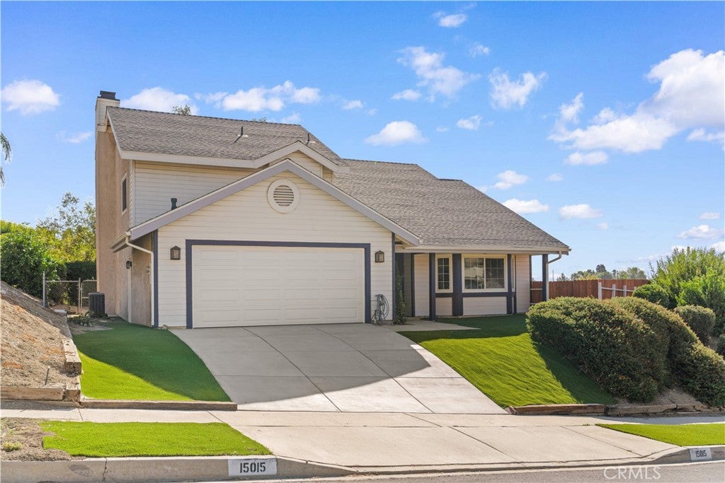 15015 Aqueduct Ln