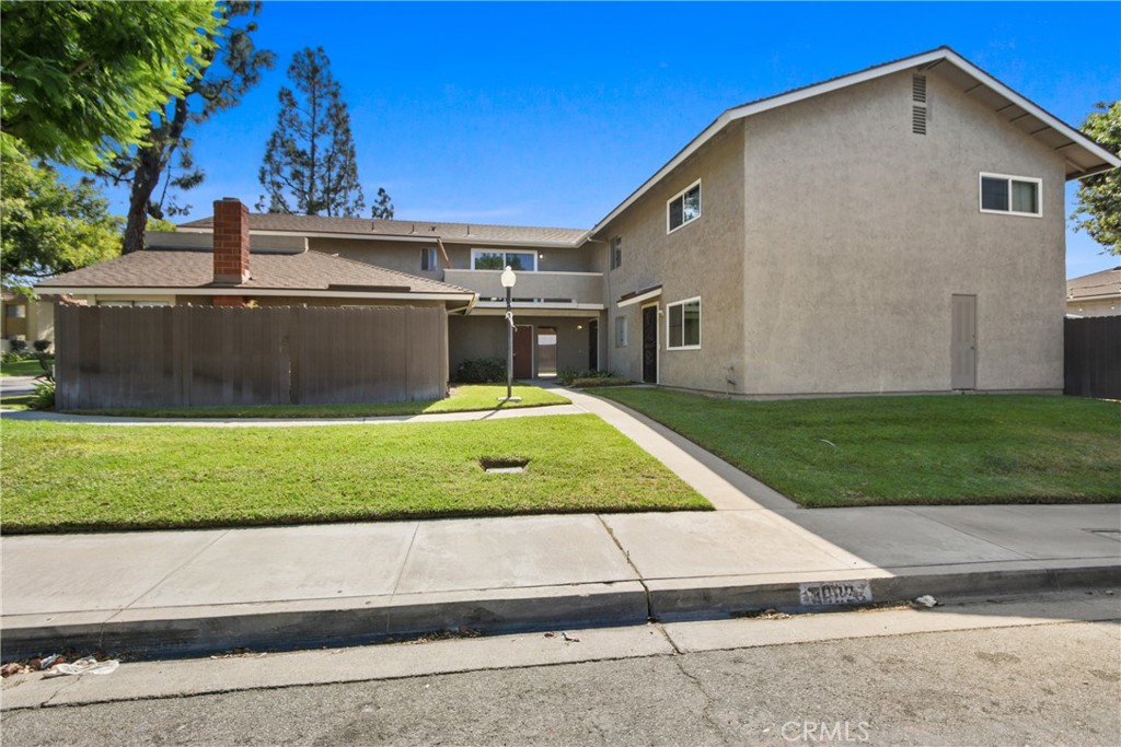 Fully remodeled condo situated in the highly desirable North Pomona. Enjoy all the modern touches featuring upgraded kitchen with new countertops, cabinets, appliances & backsplash, newly installed water resistant laminate flooring, new dual pane windows, tastefully remodeled bathroom with designer tile, new vanity and new tub, master bedroom with walk-in closet and a fresh coat of paint throughout. This condo is fully equipped with an attached garage and laundry hookups. Close to Claremont Colleges, parks, freeways, shopping and dining. Don't miss out on this opportunity for high quality Southern CA living at an affordable price.
