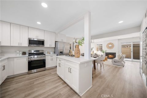 49 Thicket Irvine CA 92614