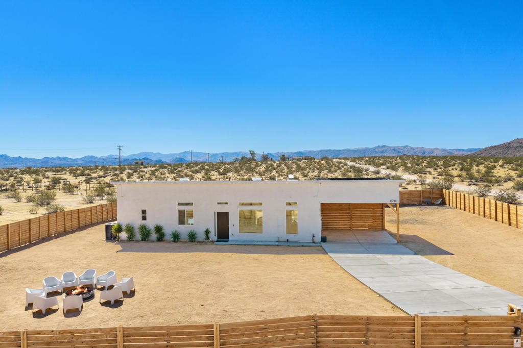 61723 Highland View Drive