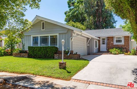 21924 Buena Ventura Street Woodland Hills CA 91364