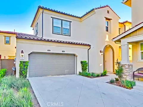 MLS: OC26095902