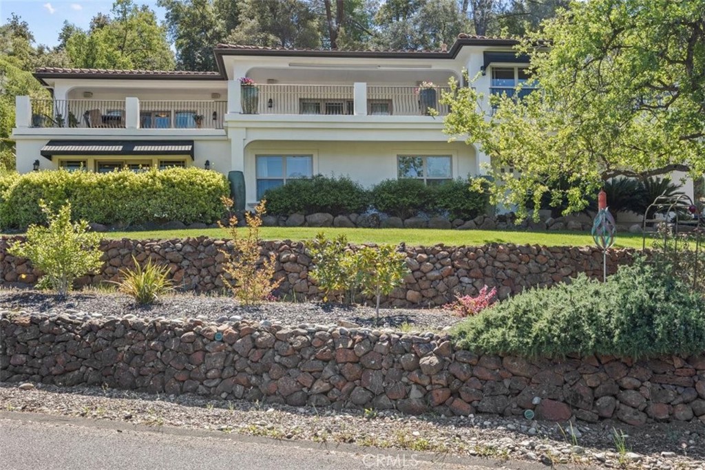 3217 Shallow Springs