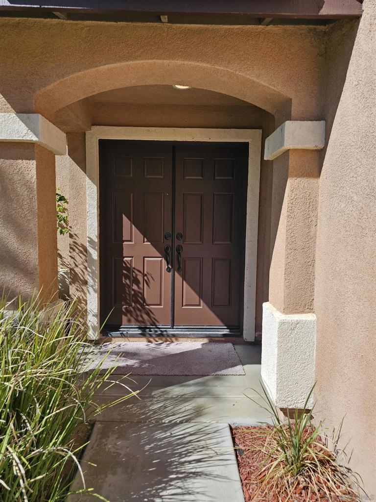 Welcome to this stunning 5-bedroom home with a loft and den, ideally located in the highly desirable Rancho Bella Vista community, just off Winchester and Murrieta Hot Springs. Spanning 3,000 sq. ft., this residence seamlessly combines comfort, style, and modern upgrades. Inside, an open-concept floor plan with soaring ceilings and expansive windows fills the home with natural light while offering privacy through brand-new blinds. Fresh interior paint, hardwood flooring, and plush new carpet add warmth and elegance throughout. The chef’s kitchen serves as the heart of the home, featuring sleek white countertops, stainless steel appliances, and abundant storage—perfect for family meals or entertaining guests. Thoughtfully designed with both beauty and functionality in mind, this home offers an ideal blend of contemporary living and classic comfort.