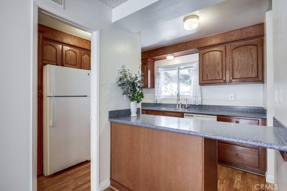 Rossmoor Townhouse Asso - Residential