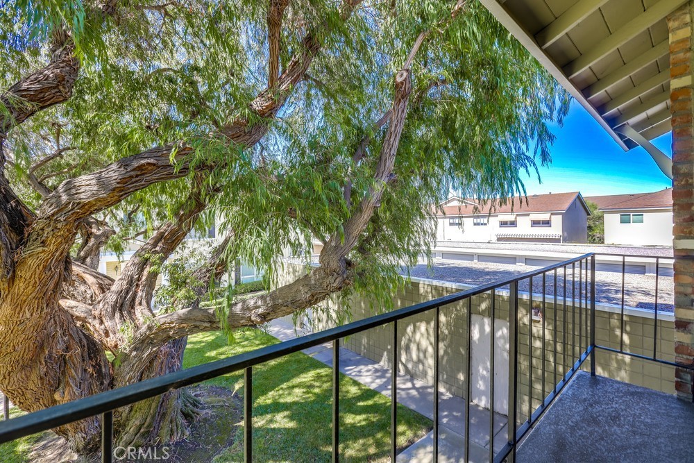 Rossmoor Townhouse Asso - Residential