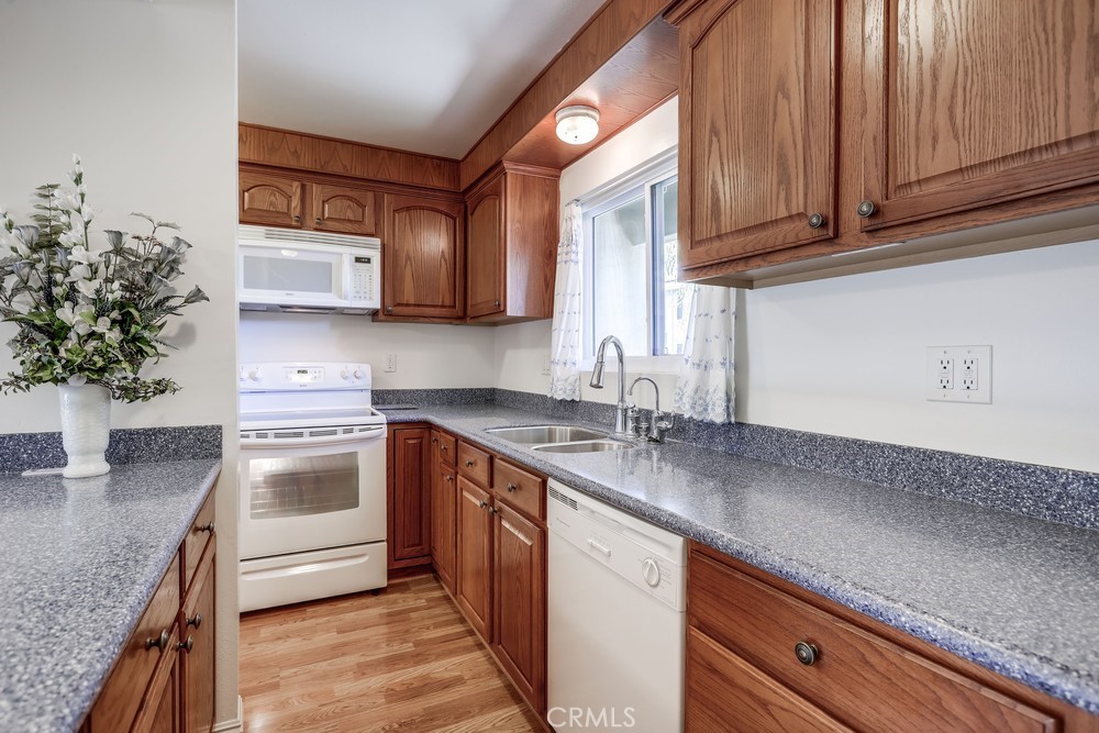 Rossmoor Townhouse Asso - Residential