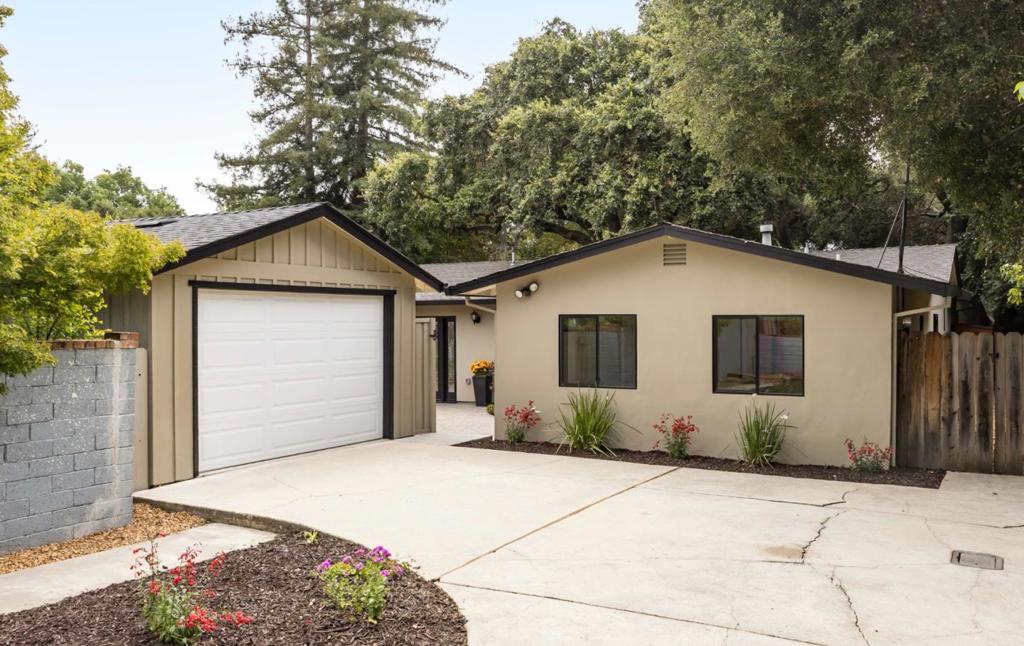 829 Matadero Avenue