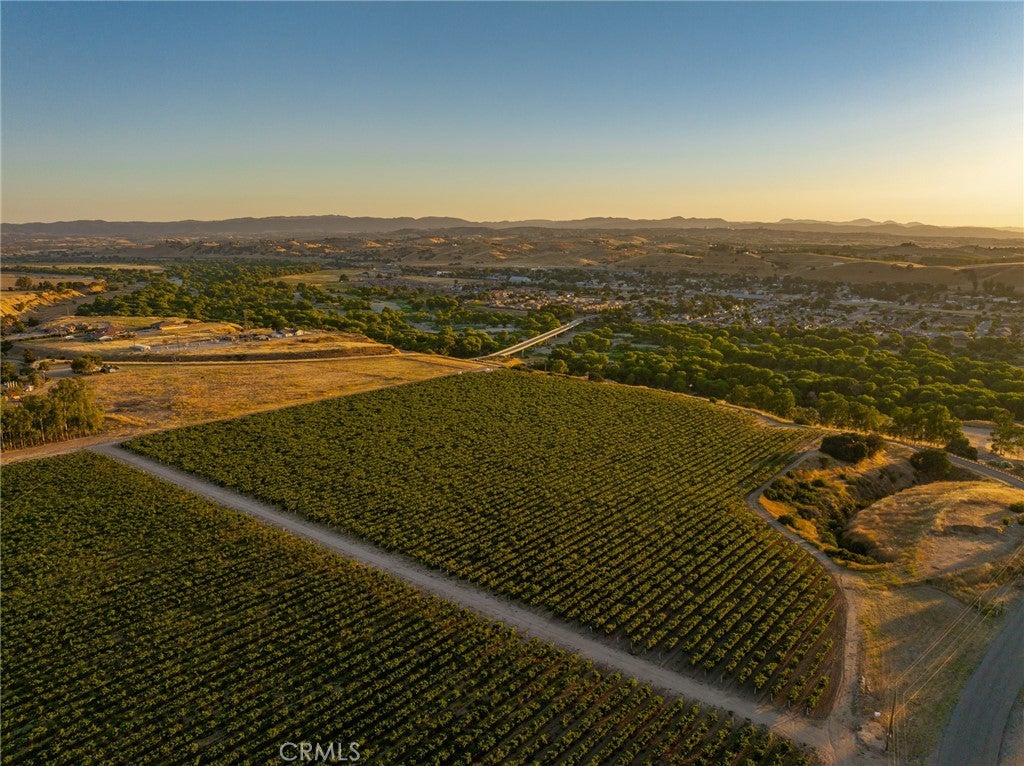 8585 Cross Canyons