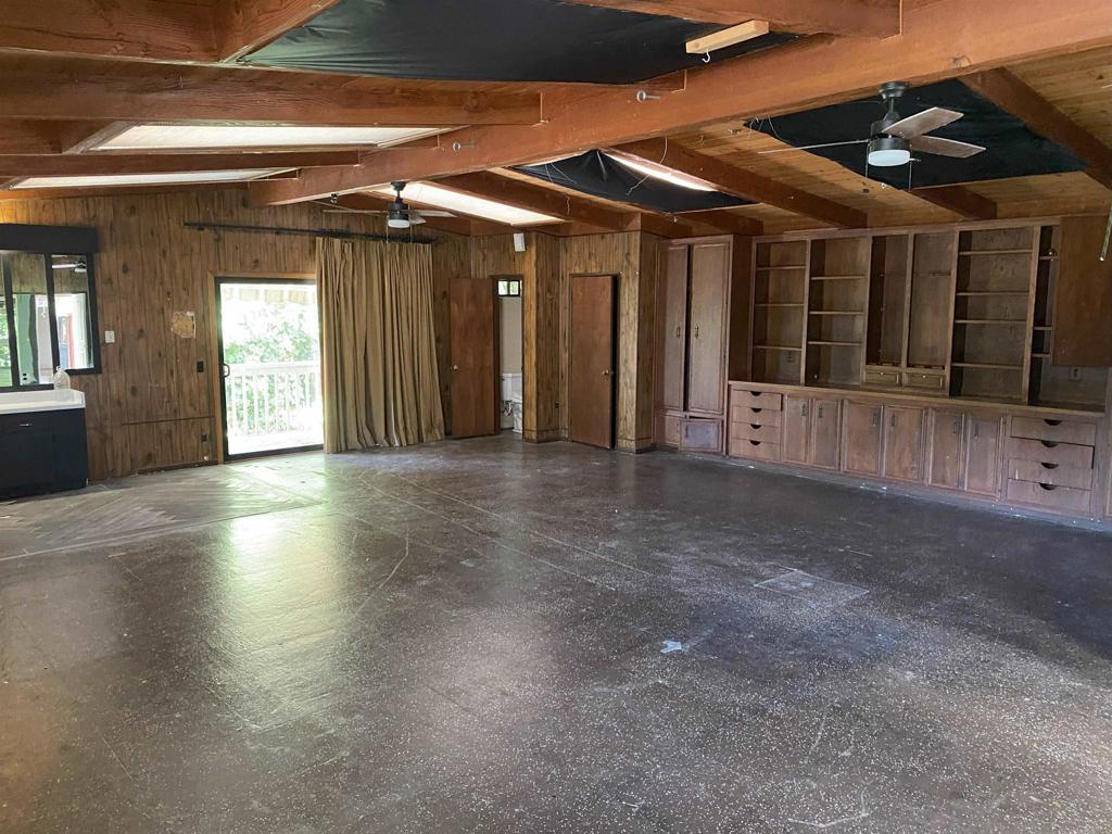 1029 Poinsettia Ave.