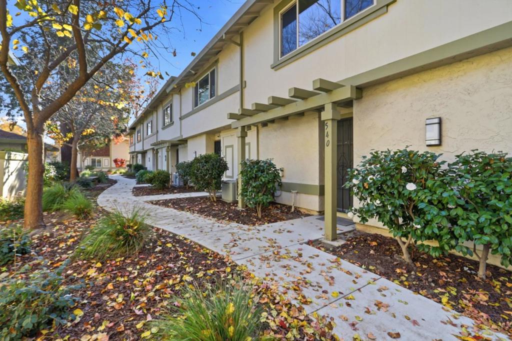 Properties 4 540 Valley Forge Way