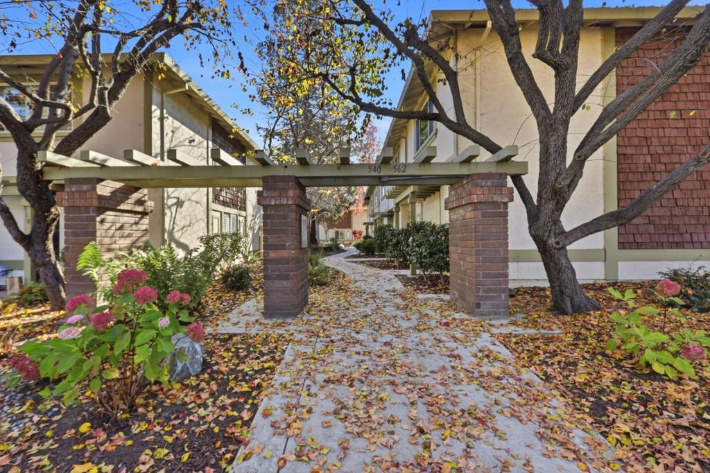 Properties 1 540 Valley Forge Way