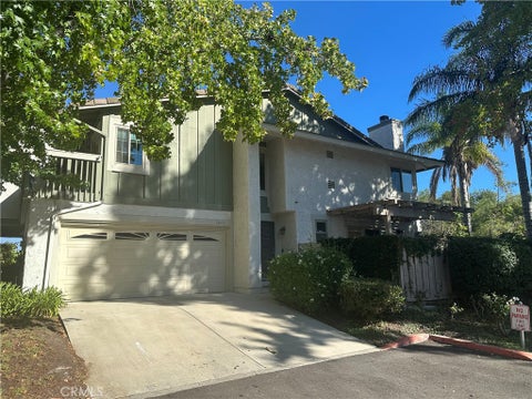 Photo of 2602 Calle Elegante, Thousand Oaks, CA 91360 (MLS # SB26216995)