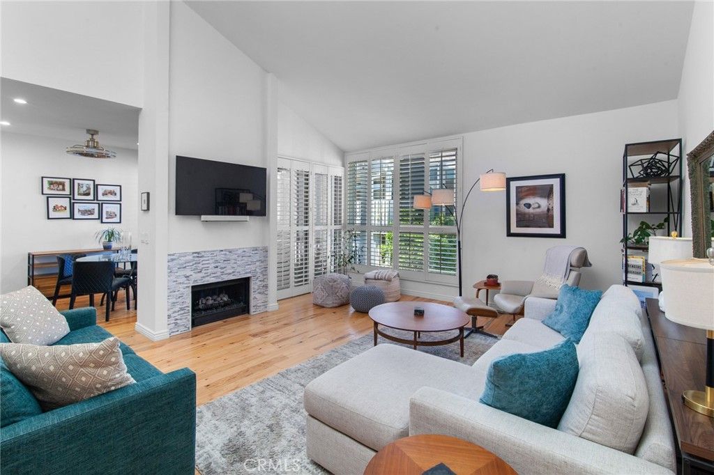 Photo of 17711 Margate #313, Encino, CA 91316 (MLS # SR26031866)