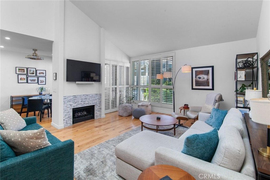 Photo of 17711 Margate #313, Encino, CA 91316 (MLS # SR26031866)