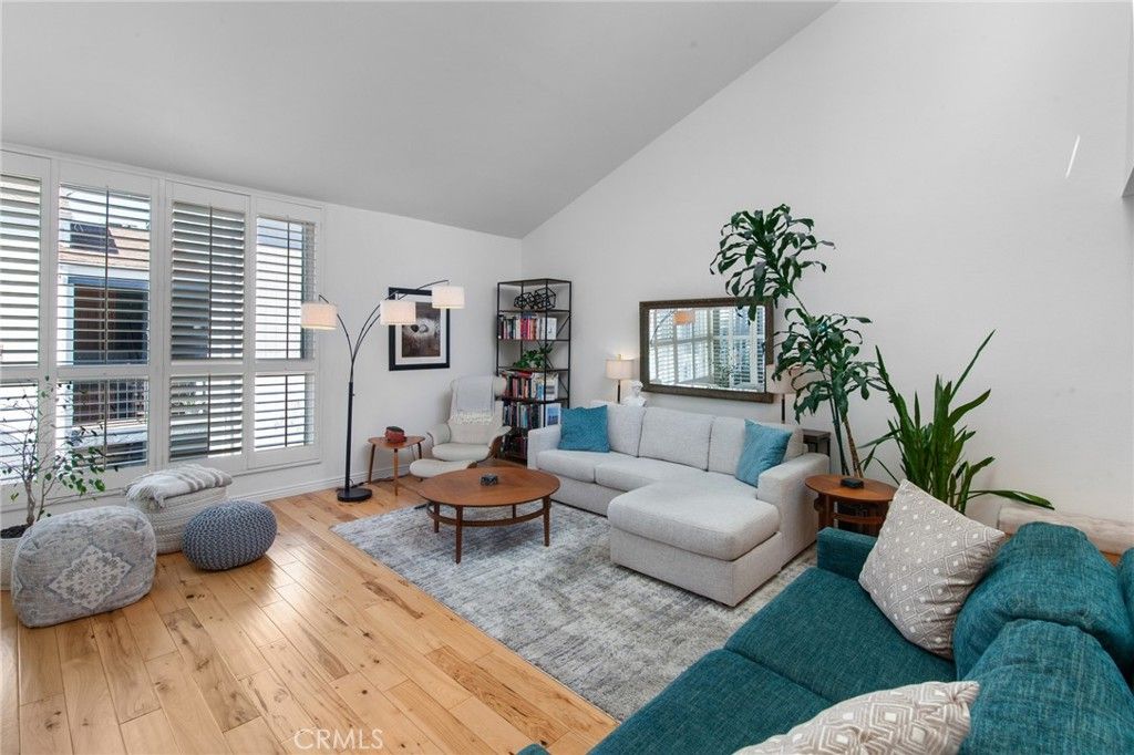 Photo of 17711 Margate #313, Encino, CA 91316 (MLS # SR26031866)