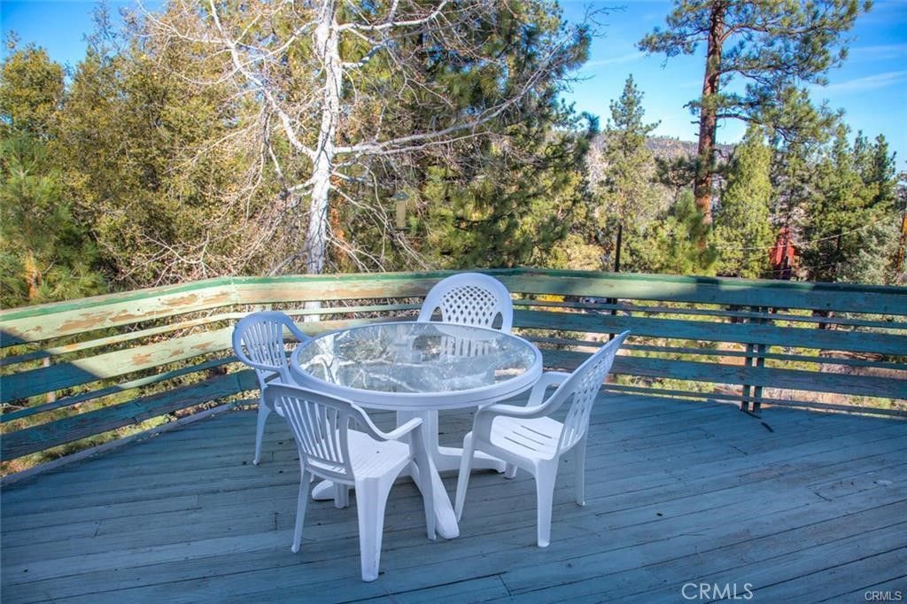 Photo of 1521 Zermatt Dr, Pine Mountain Club, CA 93222 (MLS # SR26073854)