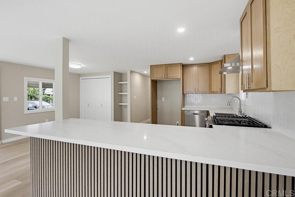 1285 E Washington Avenue 91