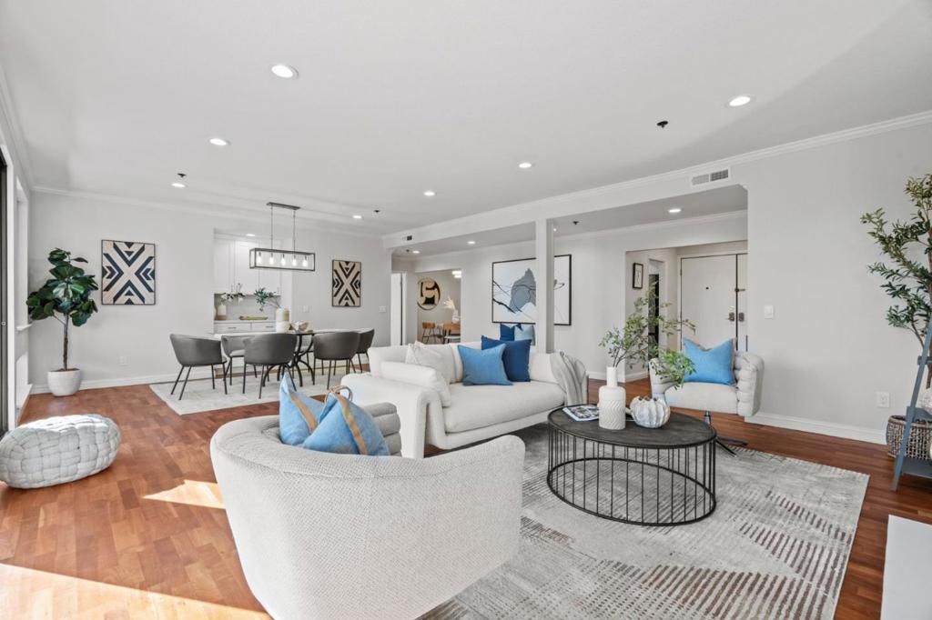 listing image 130728940950069318979