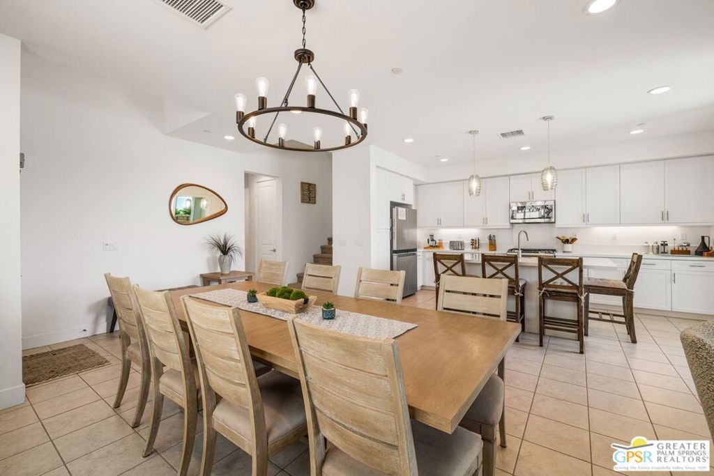 listing image 130724757381959607200