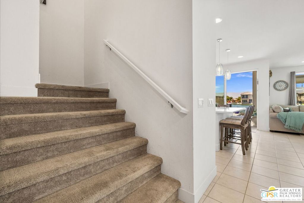 listing image 130727892354304612504