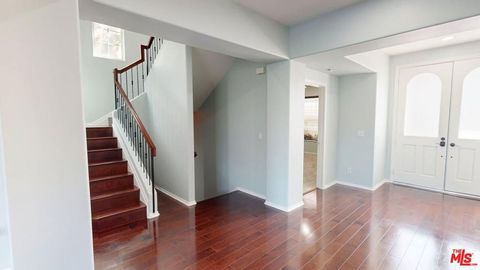 Photo of 5655 COMO Circle, Woodland Hills, CA 91367 (MLS # 25603191)