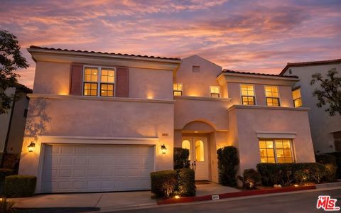 Photo of 5655 COMO Circle, Woodland Hills, CA 91367 (MLS # 25603191)