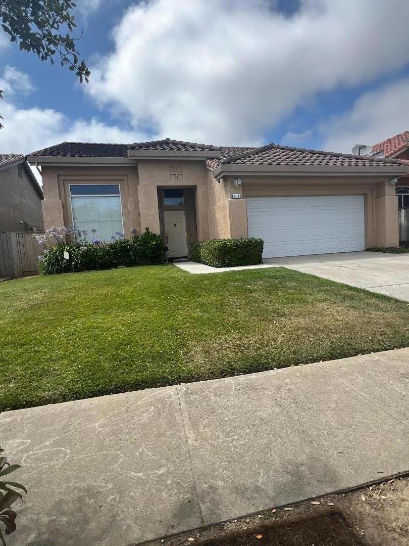 Great location! Well established neighborhood. This one story, 3 bedroom , 2 bath home has lots to offer. Close to shopping centers, schools, parks and freeway access. Updated photos will be uploaded today. Stop by my OPEN HOUSE today Sunday, September 1st from 1pm-4pm.