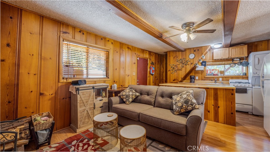 Crestline (CRES) - Residential
