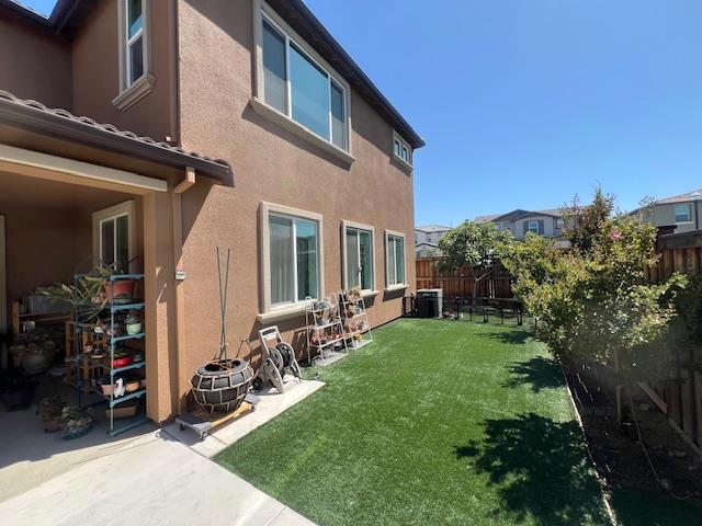 2253 Davie Place