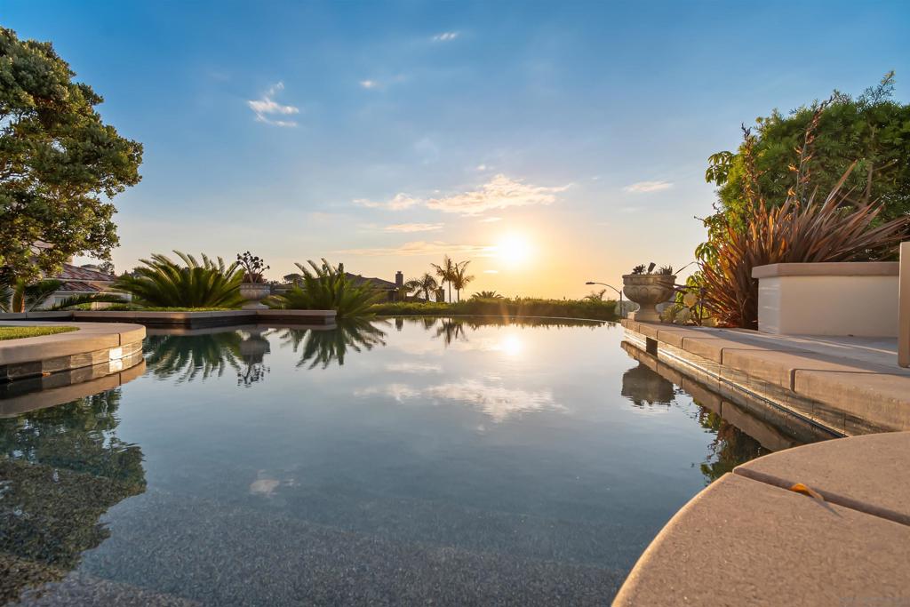 3930 Torrey Hills Lane