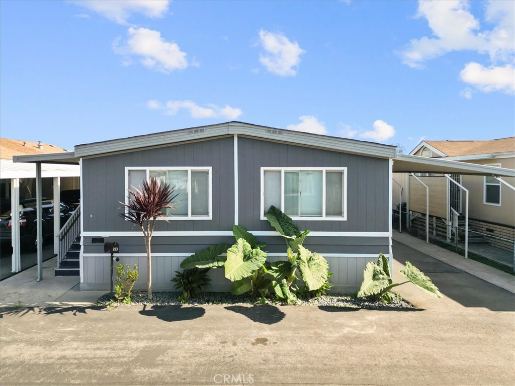 9080 Bloomfield Ave 223