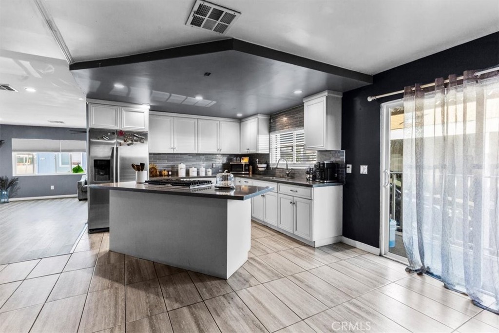 9080 Bloomfield Ave 223